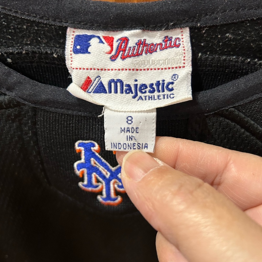 Majestic Kids Black Sweatshirt with Team Logo ( Used But Still in Great Conditio - Picture 5 of 6